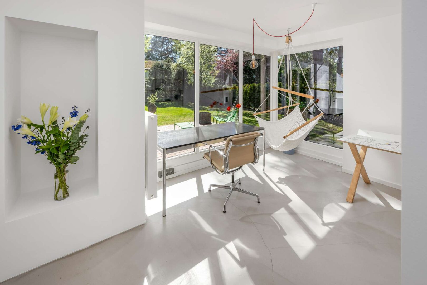 Ihr Arbeitsplatz mit Blick in den Garten